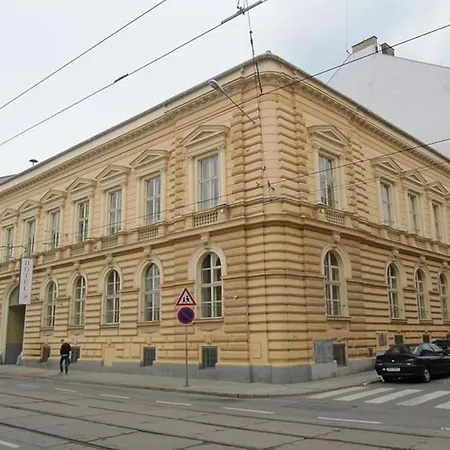 شقة Old Central 2-room Souterrain Flat Iii *