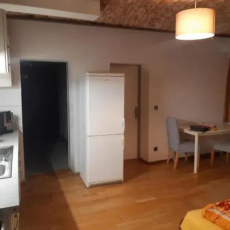 شقة Old Central 2-room Souterrain Flat Iii